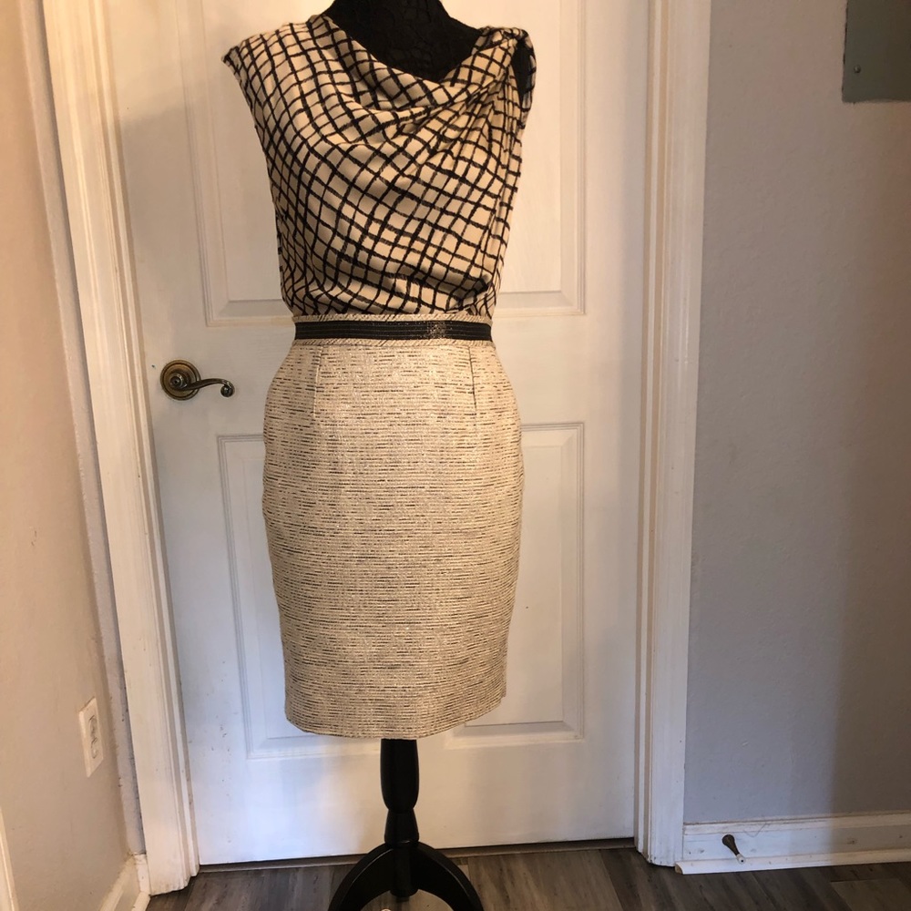 Absolutely gorgeous and classy dress